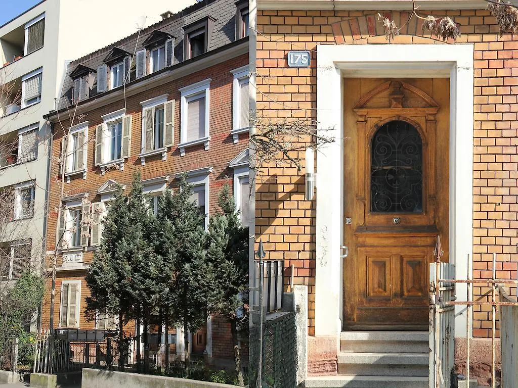 Basel Charme Apartments Швейцария